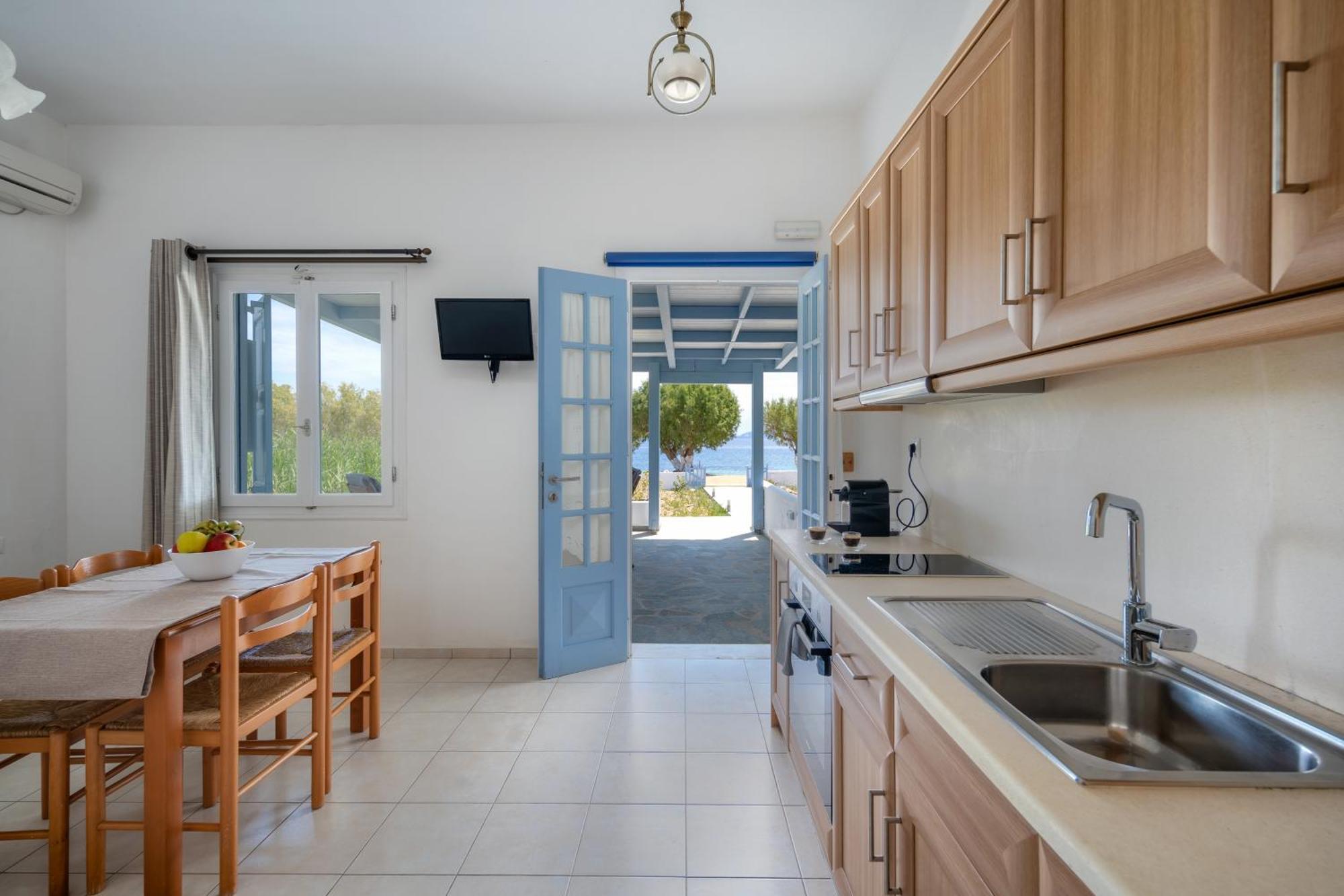 Galazio Seaside Apartments Livadakia Екстер'єр фото