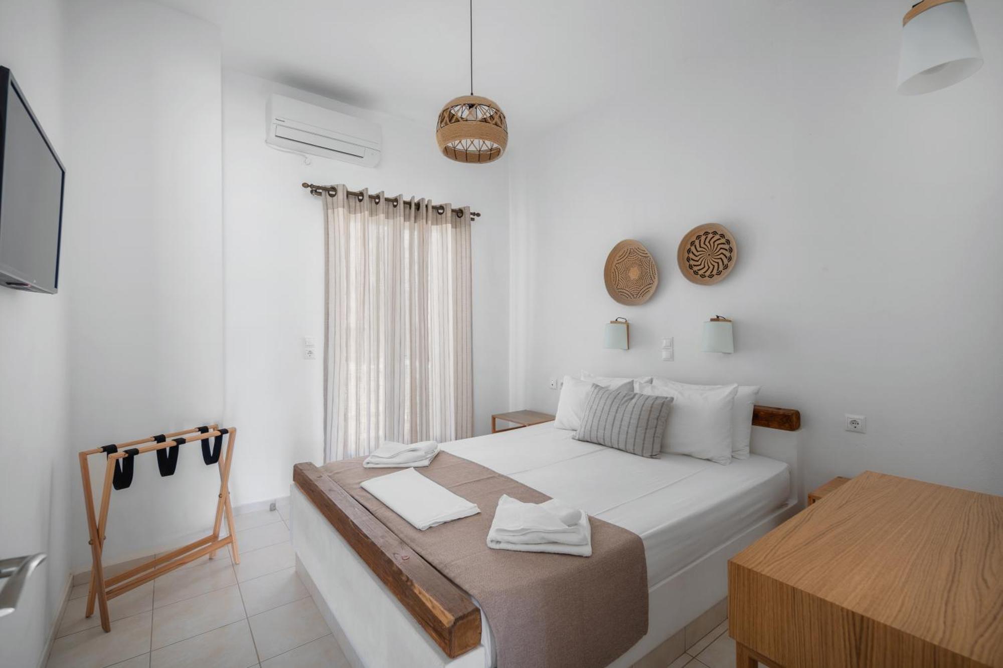 Galazio Seaside Apartments Livadakia Екстер'єр фото