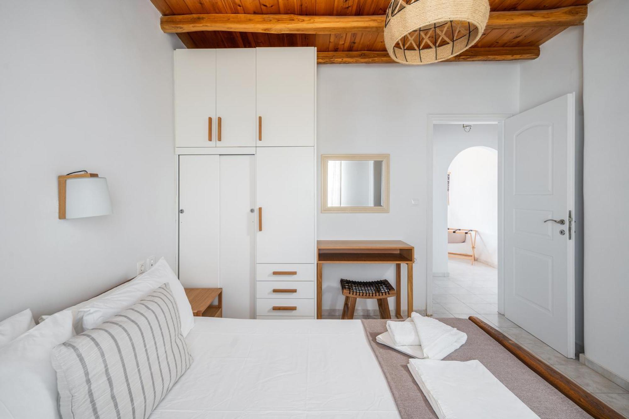 Galazio Seaside Apartments Livadakia Номер фото