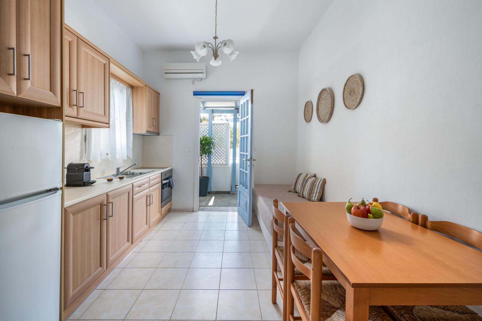 Galazio Seaside Apartments Livadakia Екстер'єр фото