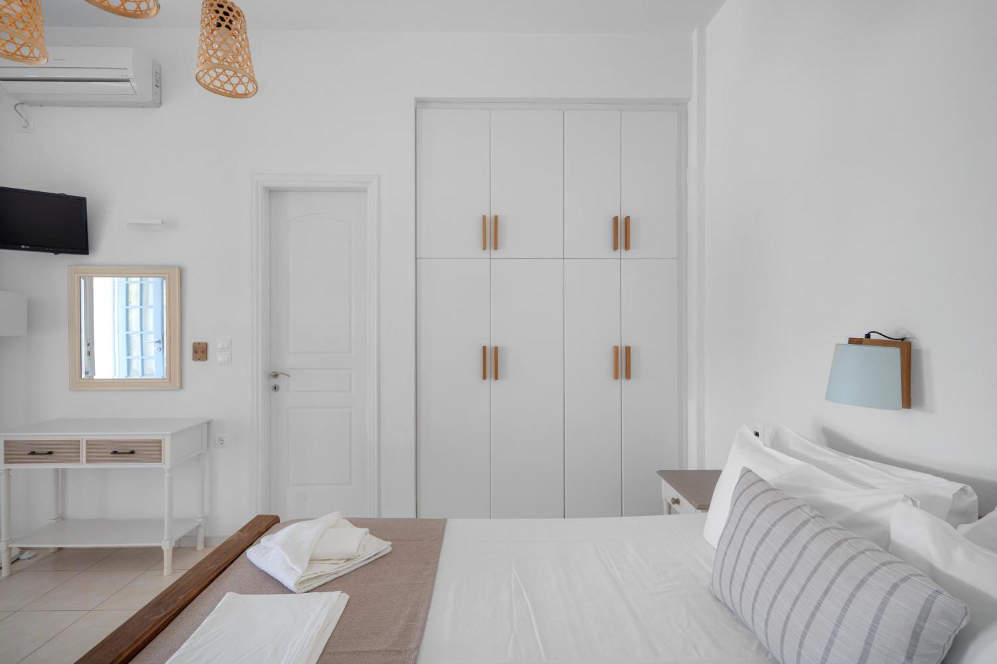 Galazio Seaside Apartments Livadakia Номер фото